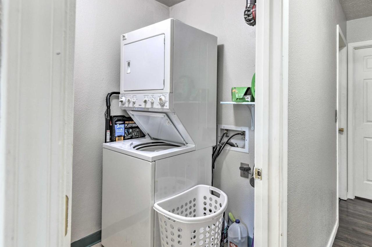 Updated Townhome Near Airport And Shopping! 앵커리지 외부 사진