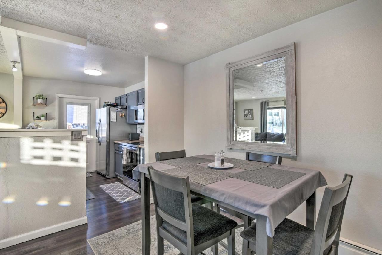 Updated Townhome Near Airport And Shopping! 앵커리지 외부 사진